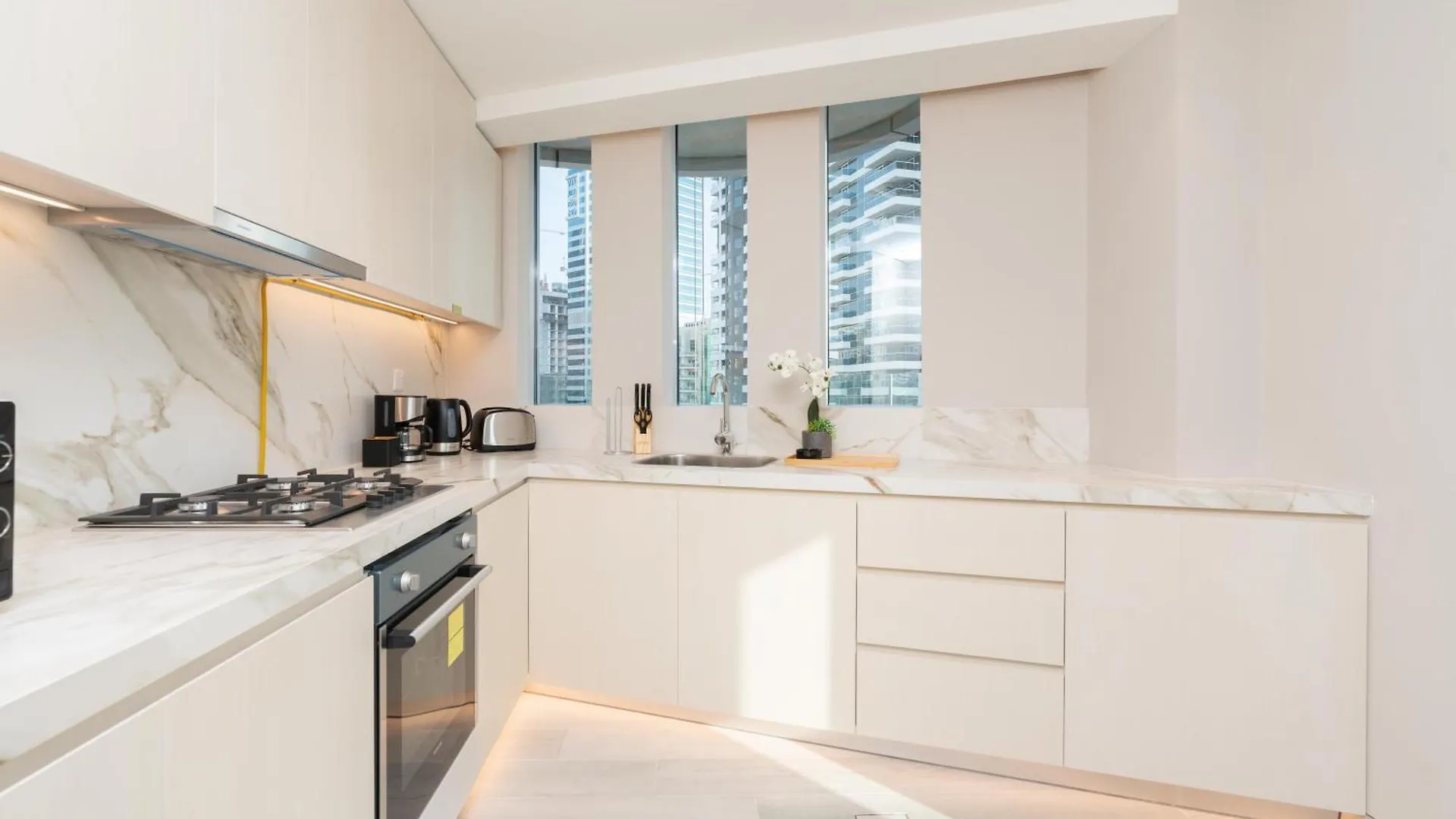 Condor Marina Star - Brilliant One Bedroom Apartment In Dubai Marina