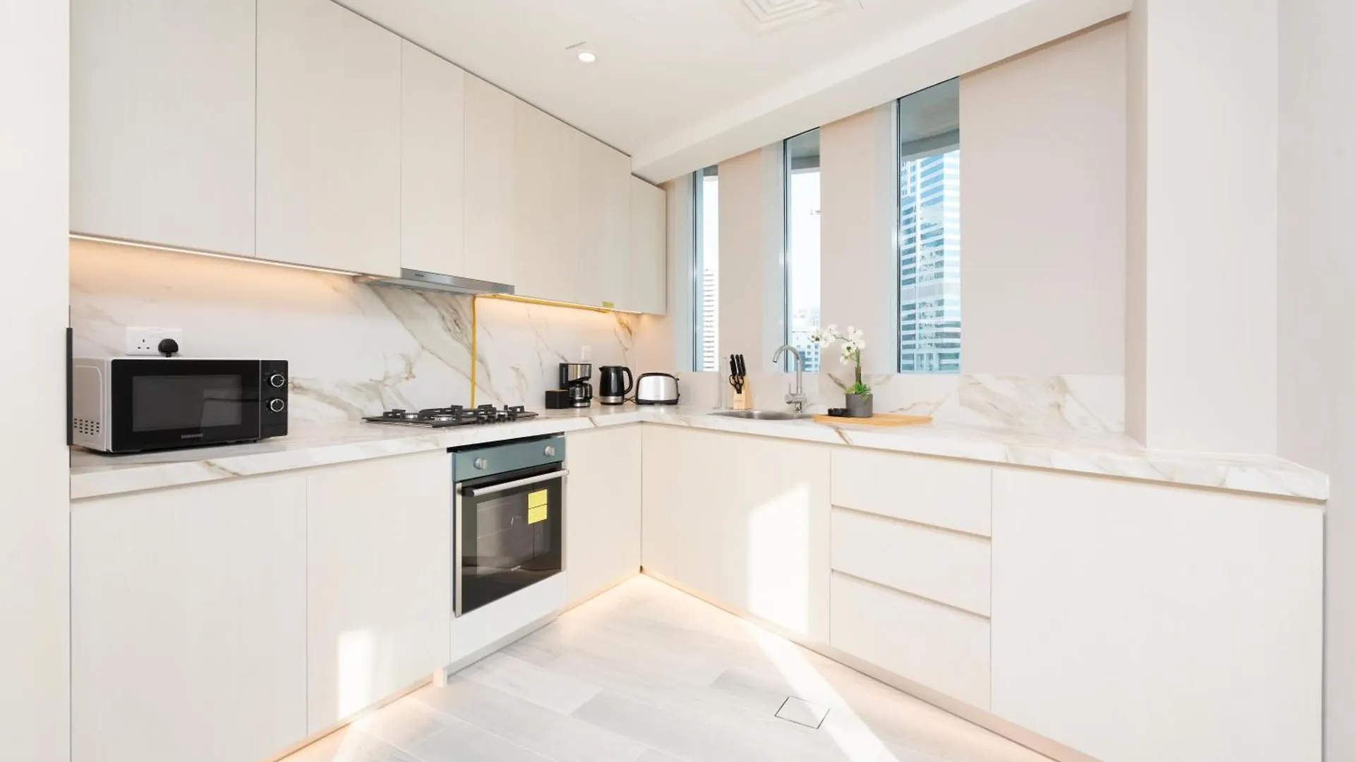 Condor Marina Star - Brilliant One Bedroom Apartment In Dubai Marina