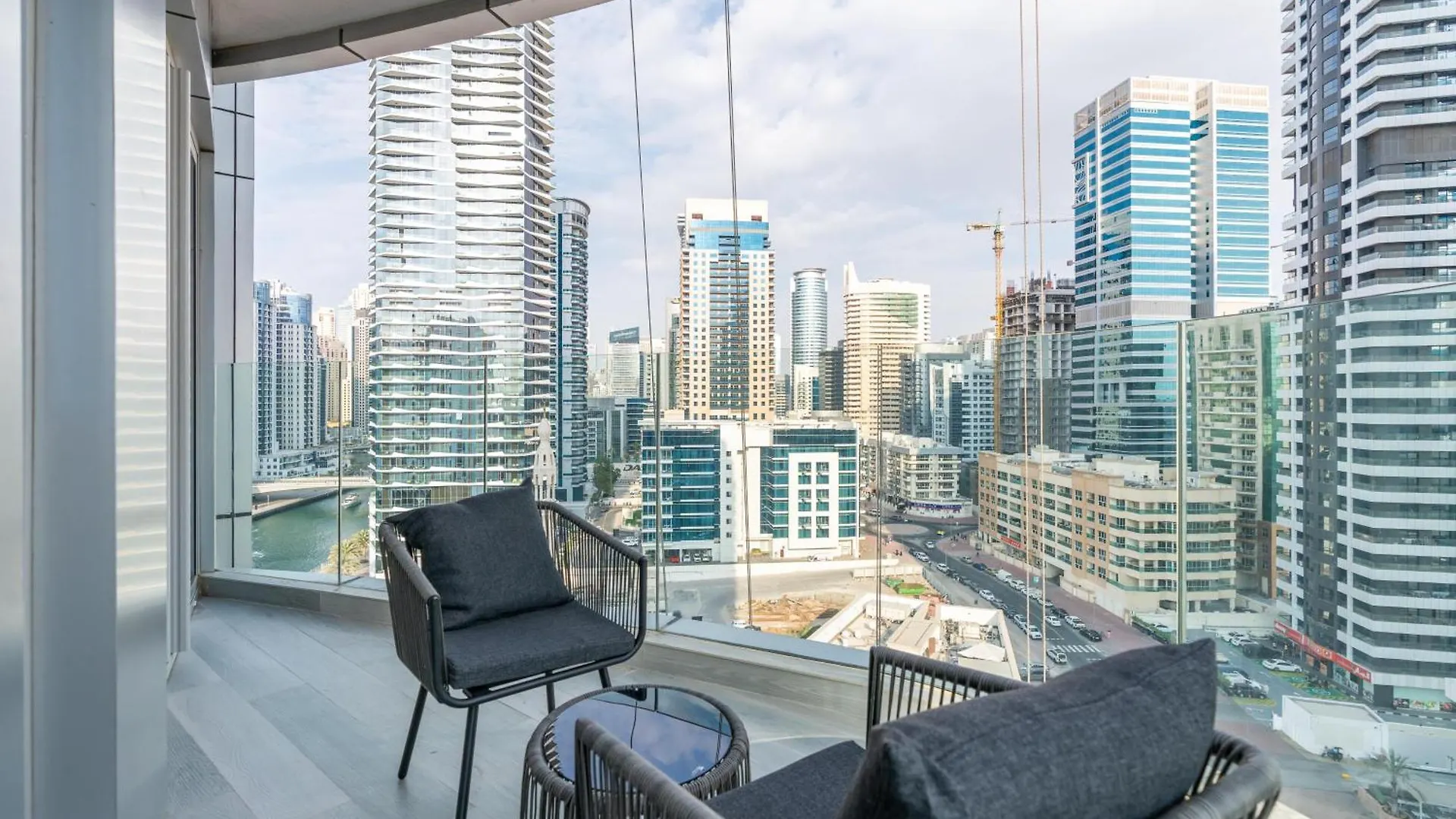 Condor Marina Star - Brilliant One Bedroom Apartment In Dubai Marina